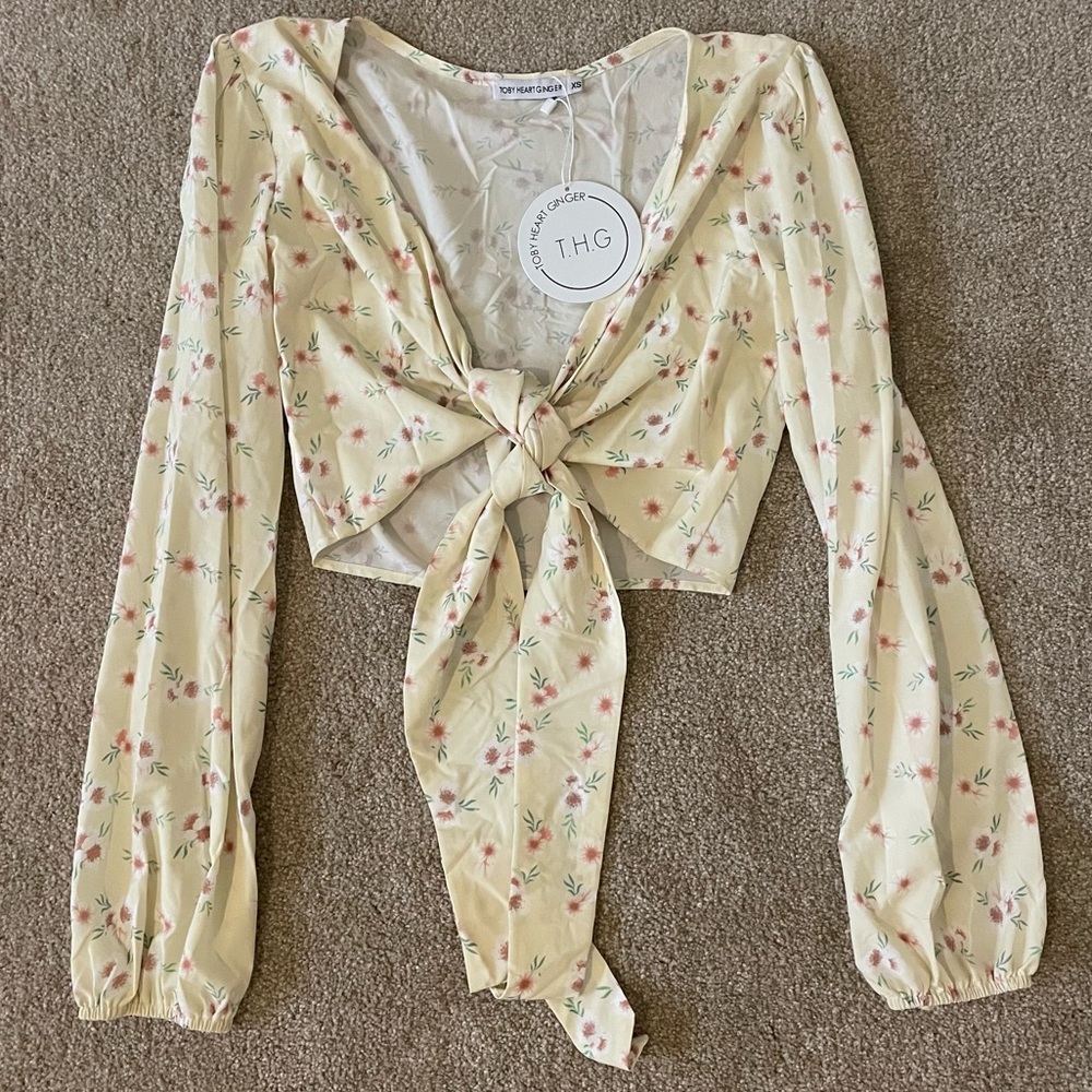 NWT Toby Heart Ginger Floral Cropped Front Tie Long Sleeve, Size XS